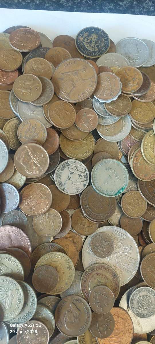 Large Collection of Coins - SA & International - 4481g