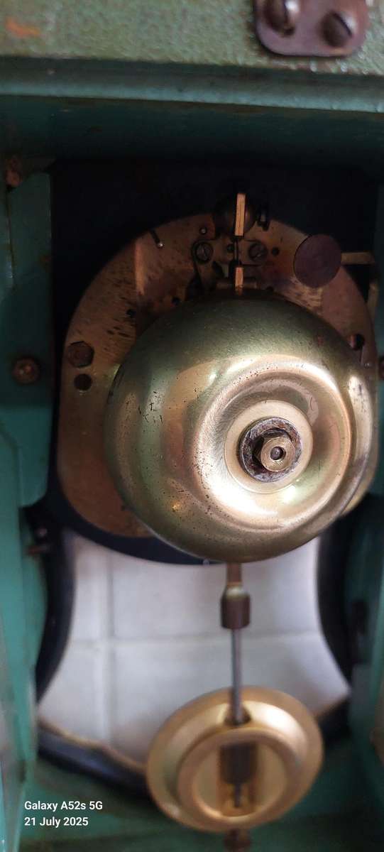 Vintage Le Castel clock with mantle sconce 100% working & chimes beautifully Value R3950