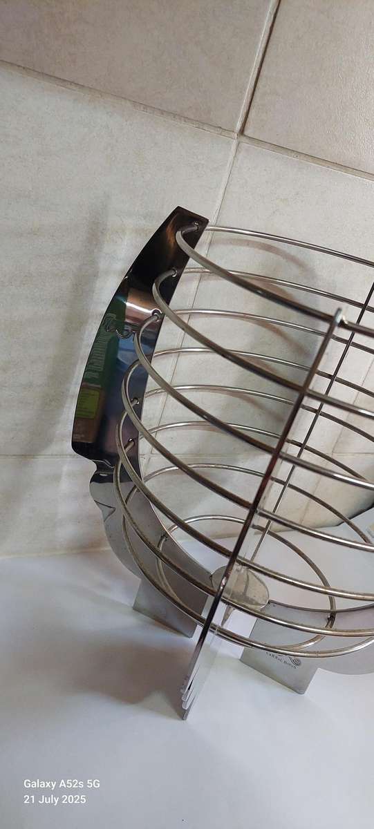 Stunning large Carrol Boyes stainless steel man fruit basket Value R2500