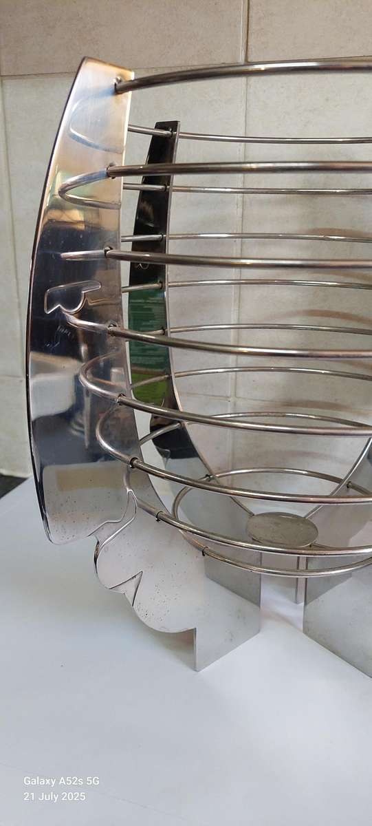 Stunning large Carrol Boyes stainless steel man fruit basket Value R2500