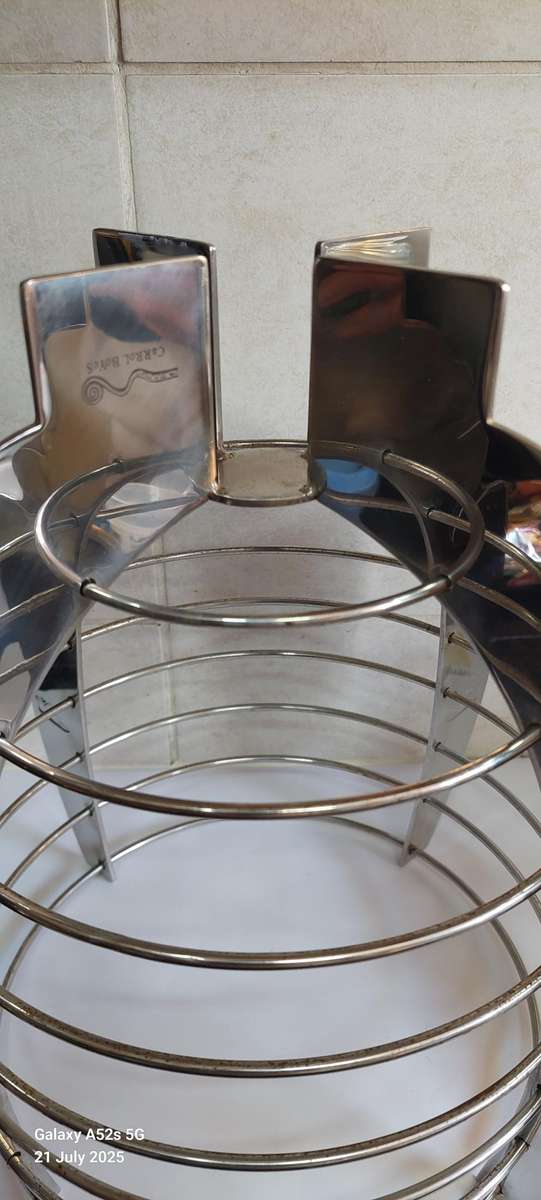 Stunning large Carrol Boyes stainless steel man fruit basket Value R2500