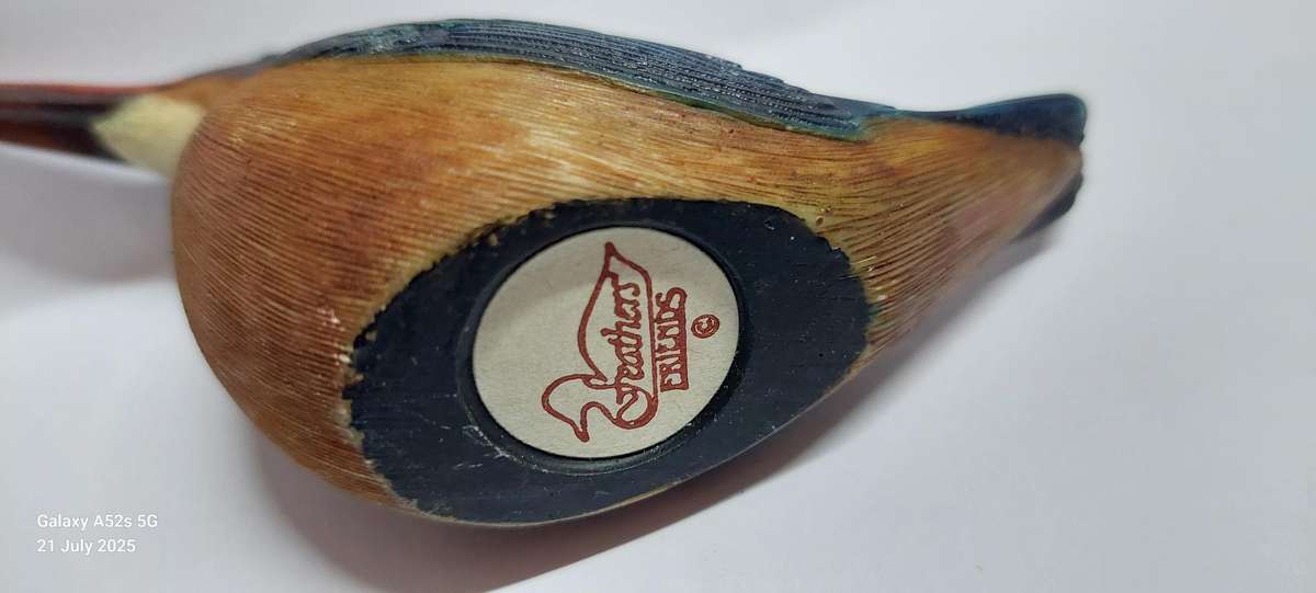 Lovely vintage Feathers of Knysns kingfisher figure