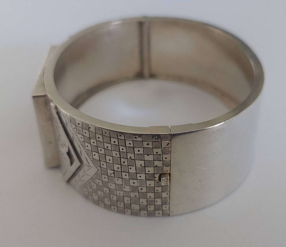 large Victorian sterling silver clip bangle circa 1880's