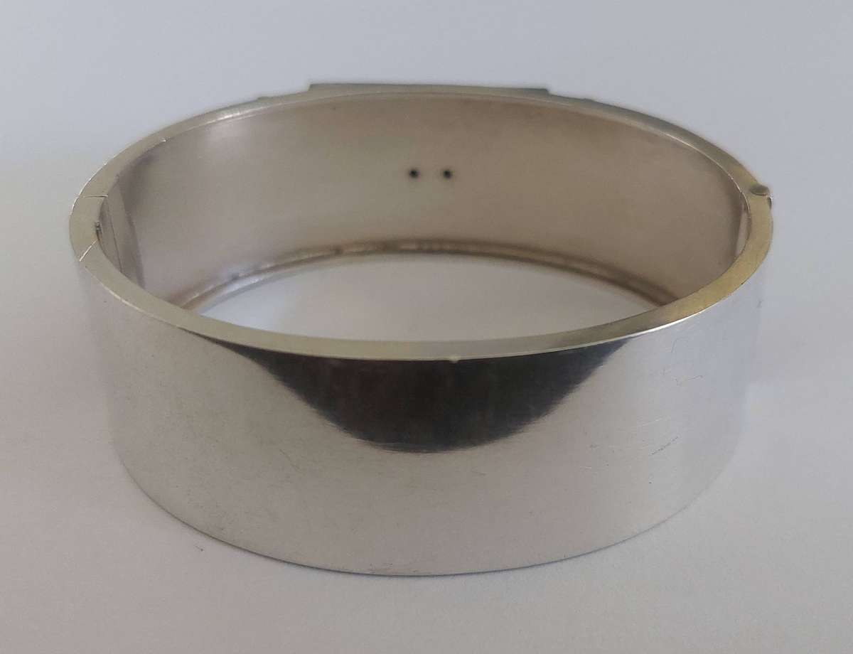 large Victorian sterling silver clip bangle circa 1880's