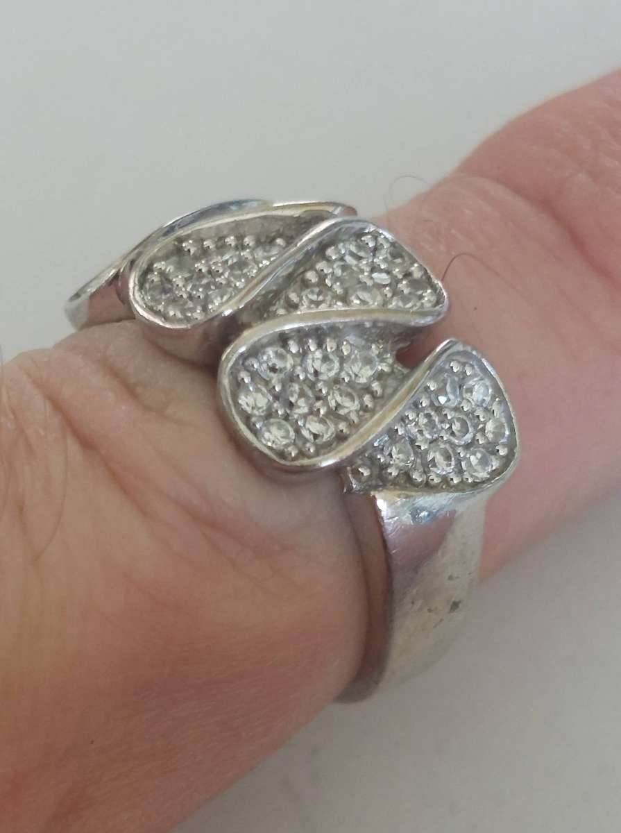 Lovely vintage sterling silver cz ring 4.9g