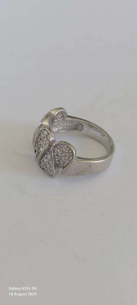 Lovely vintage sterling silver cz ring 4.9g