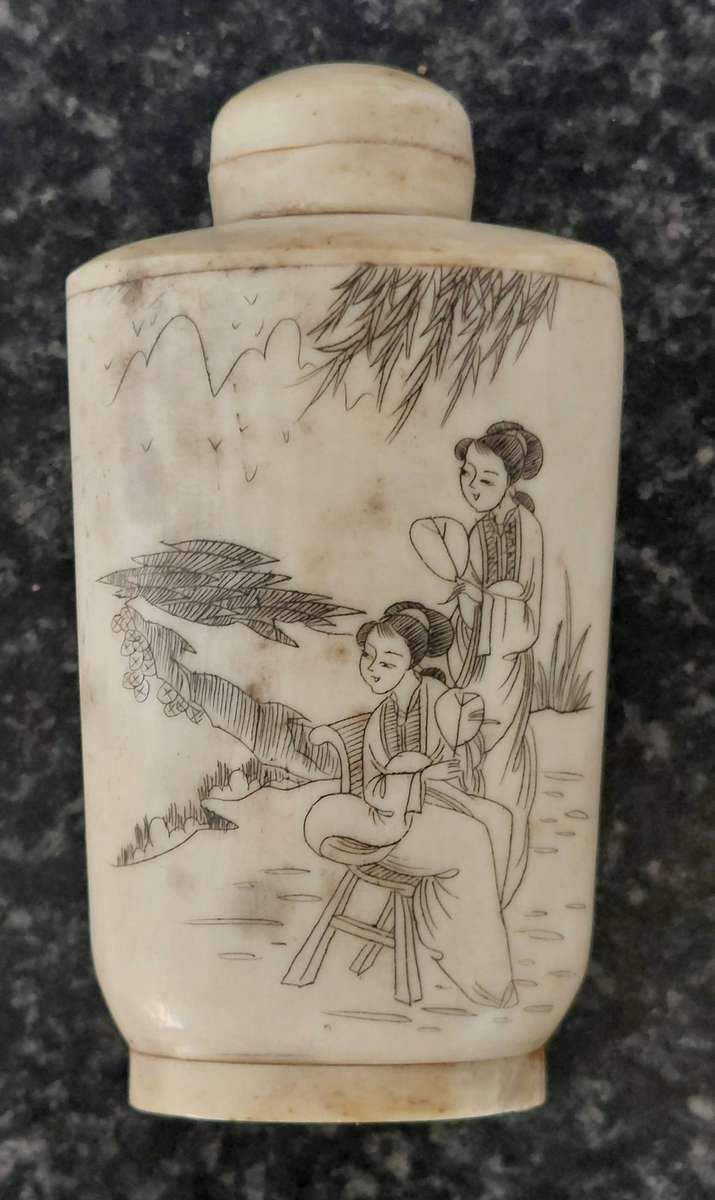Another Antique Chinese oxbone scrimshaw snuff bottle Value R1500