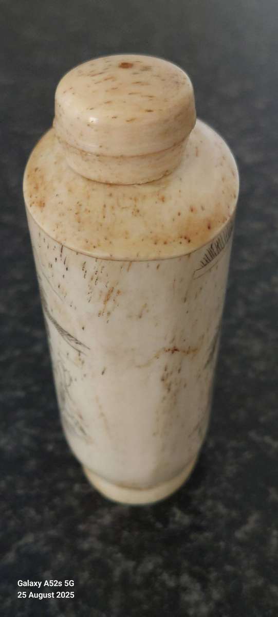 Antique Chinese oxbone scrimshaw snuff bottle Value R1500