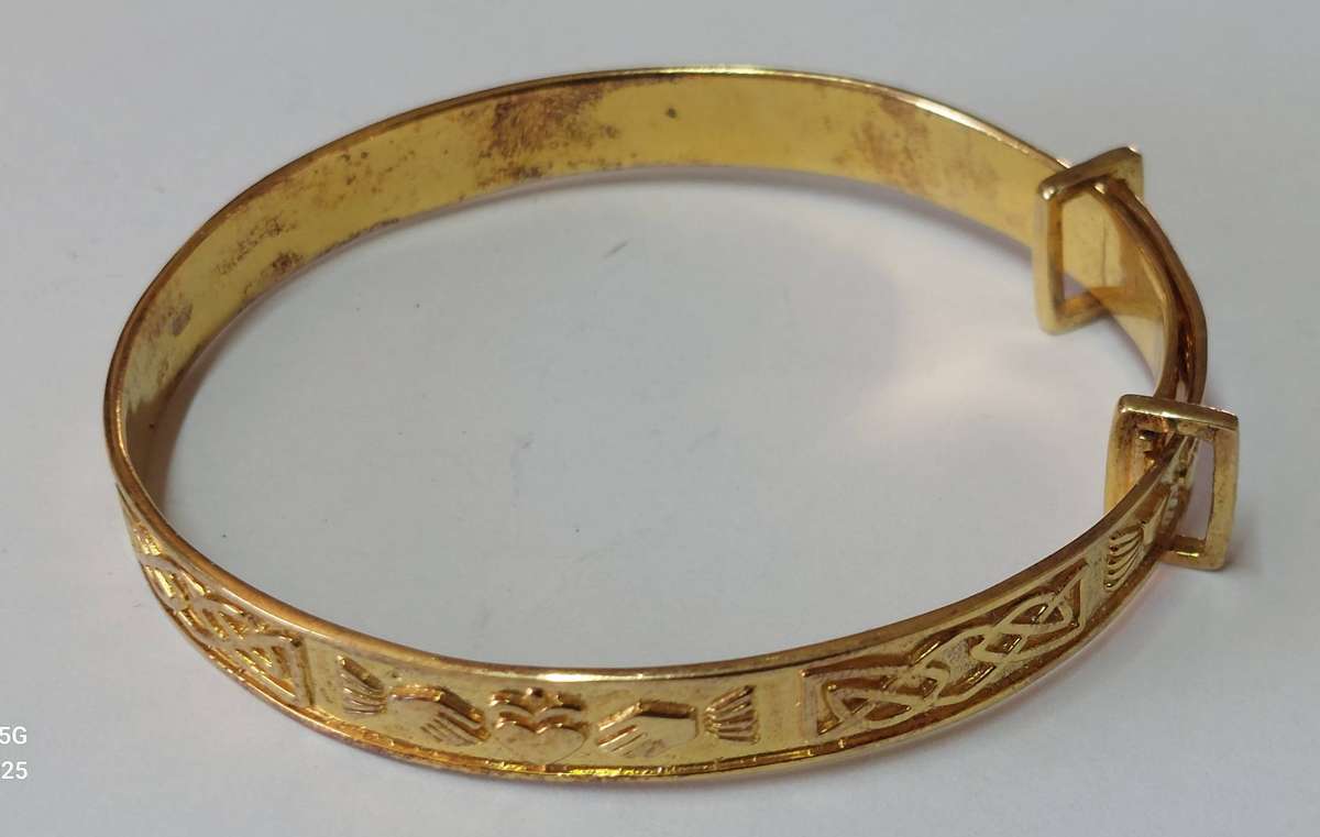 Vintage Irish 24ct gold plated sterling silver Claddagh bangle 23.4g Value R2500