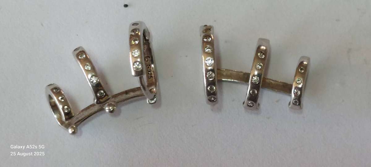 Exquisite sterling silver cz cuff earrings 3.7g