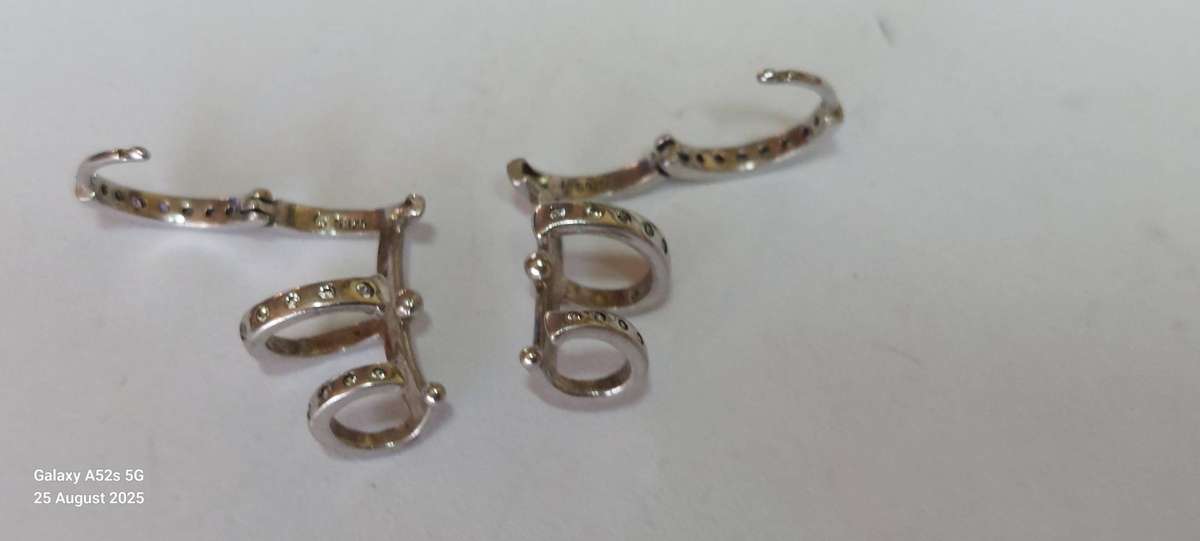 Exquisite sterling silver cz cuff earrings 3.7g