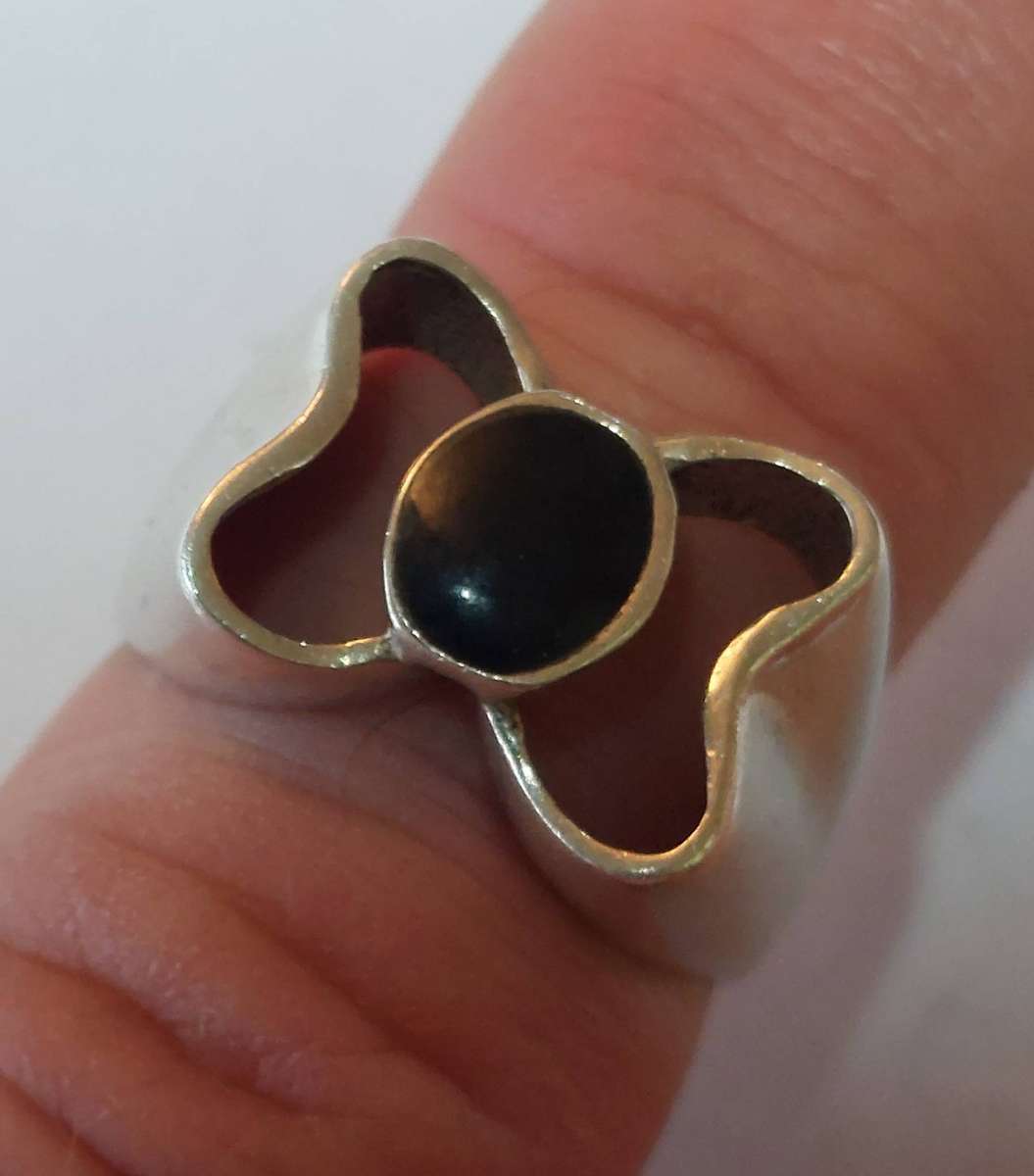 Isreal Vintage sterling silver onyx ring 4.8g