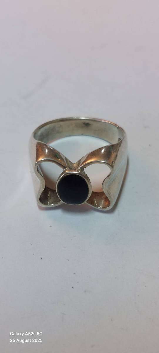 Isreal Vintage sterling silver onyx ring 4.8g