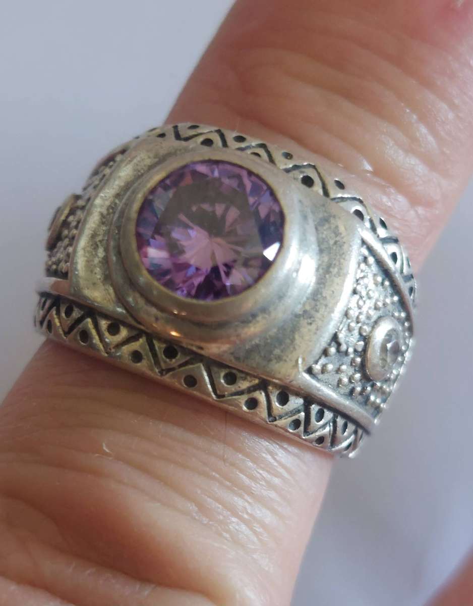 Stunning large sterling silver purple cz ring 12.0g