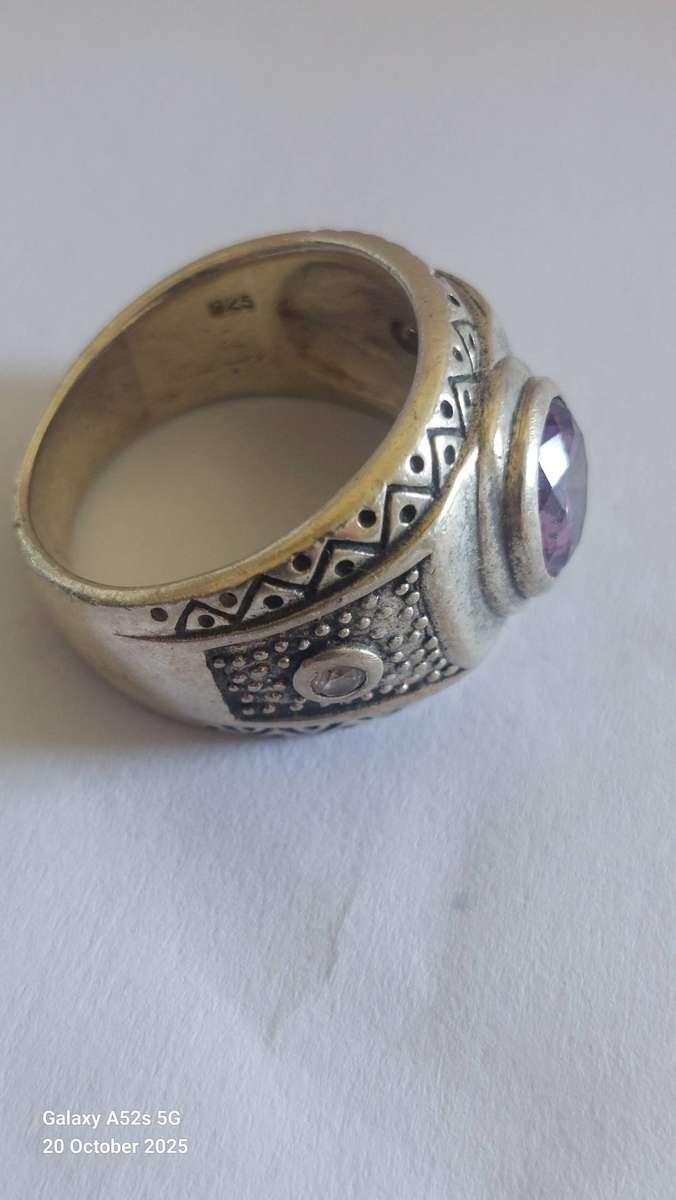 Stunning large sterling silver purple cz ring 12.0g