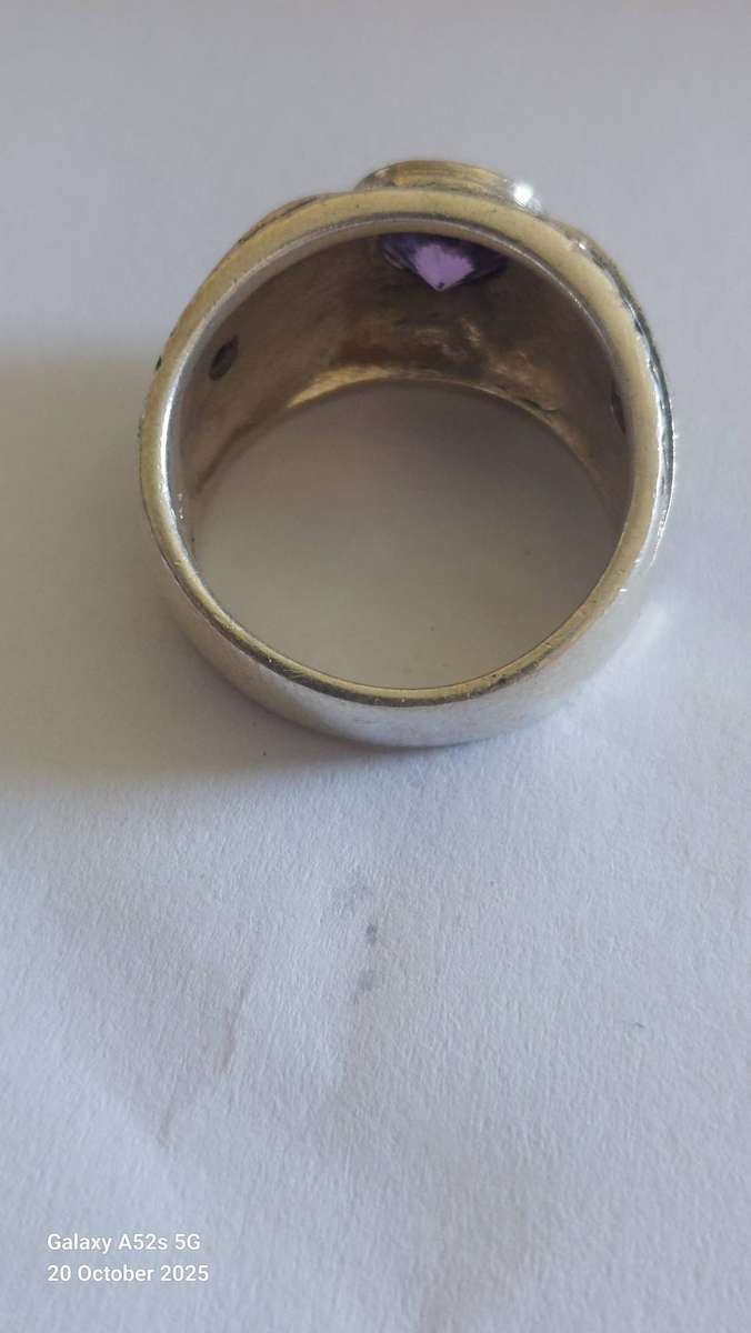 Stunning large sterling silver purple cz ring 12.0g