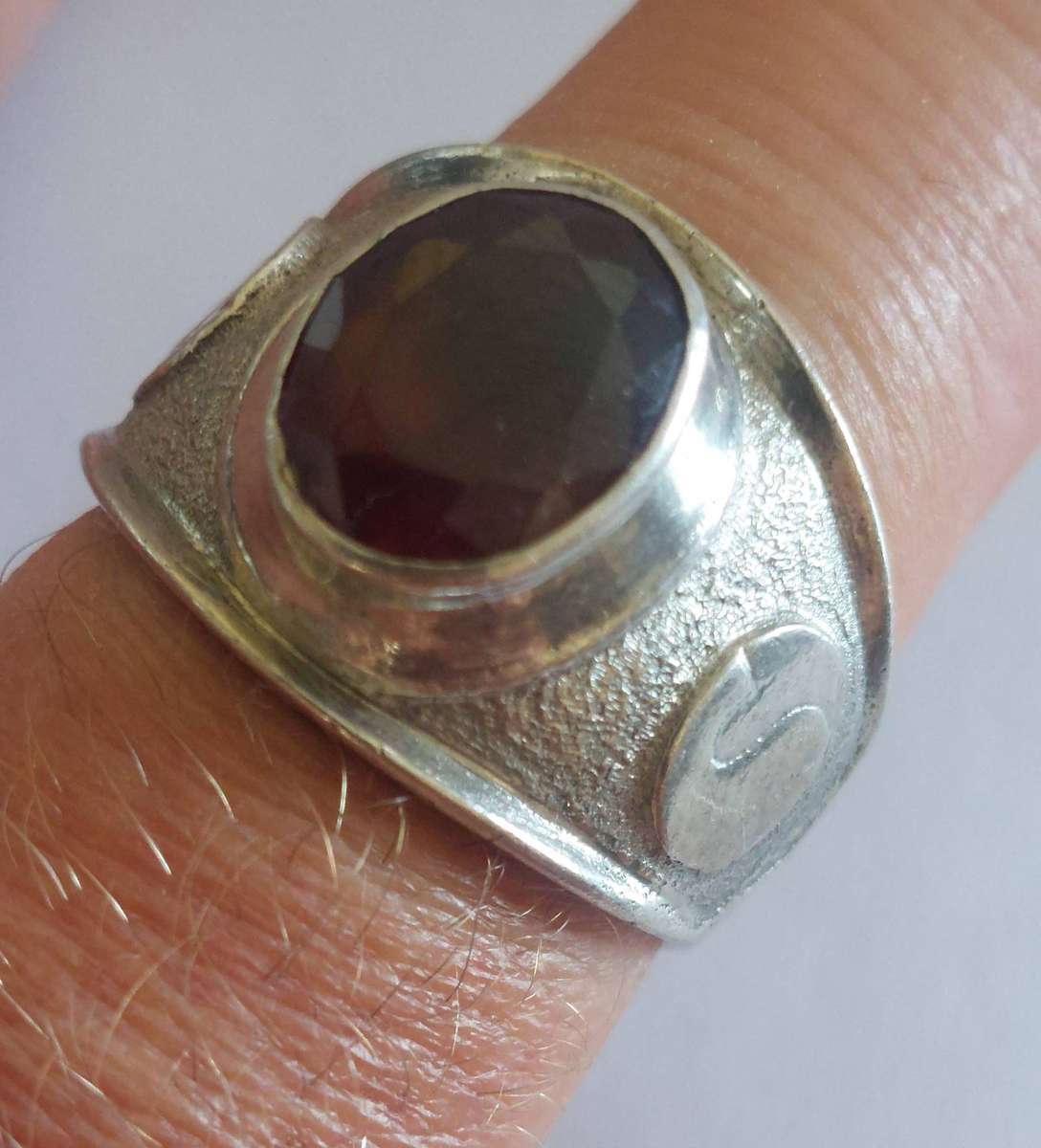 Magnificent Extra large vintage sterling silver garnet ring 19.5g