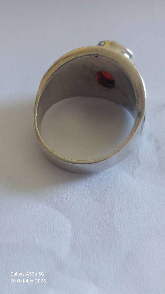 Magnificent Extra large vintage sterling silver garnet ring 19.5g