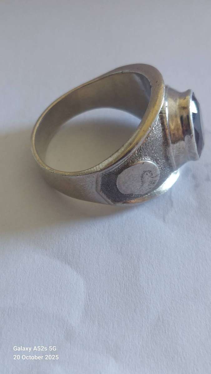 Magnificent Extra large vintage sterling silver garnet ring 19.5g