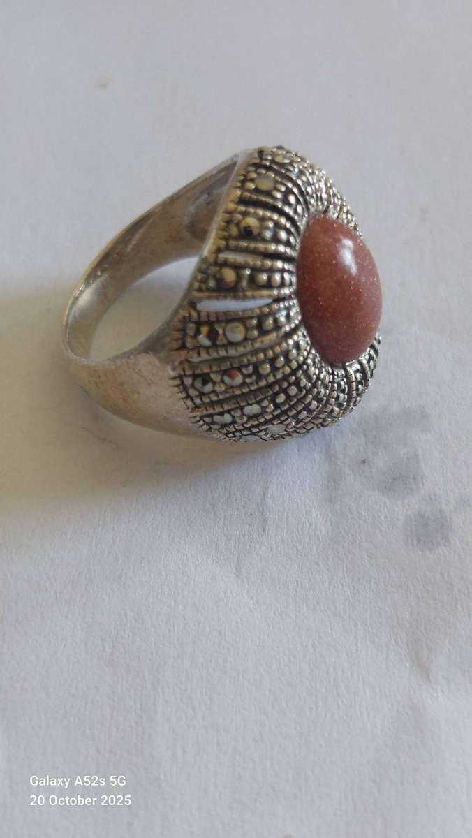 Stunning vintage sterling silver Goldstone & marcasite ring 7.2g