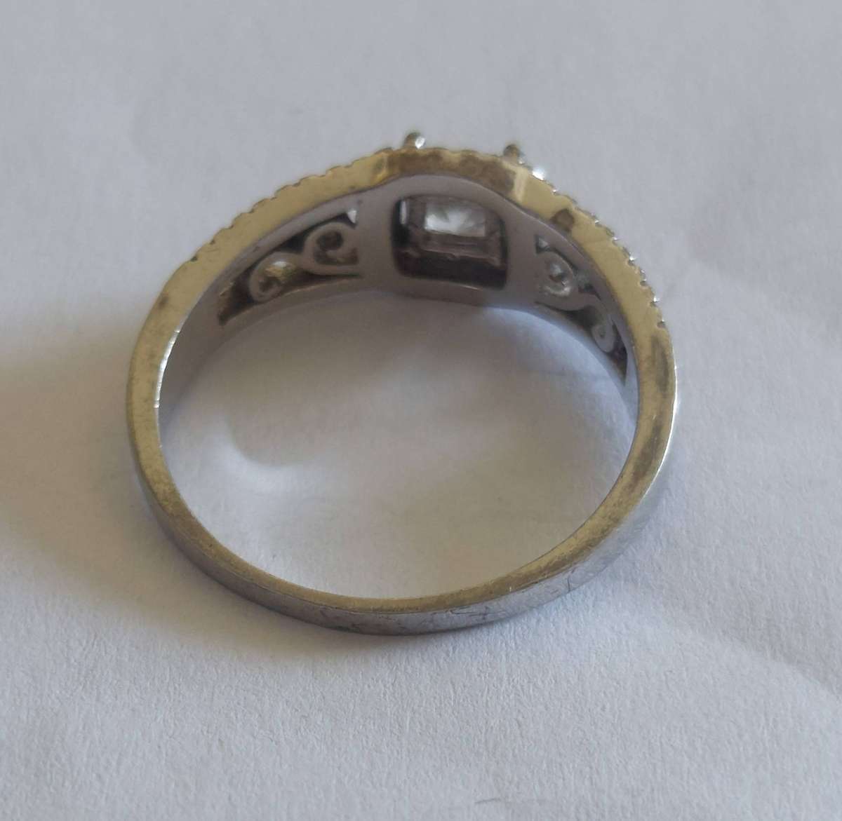 Exquisite sterling silver cz ring 3.8g