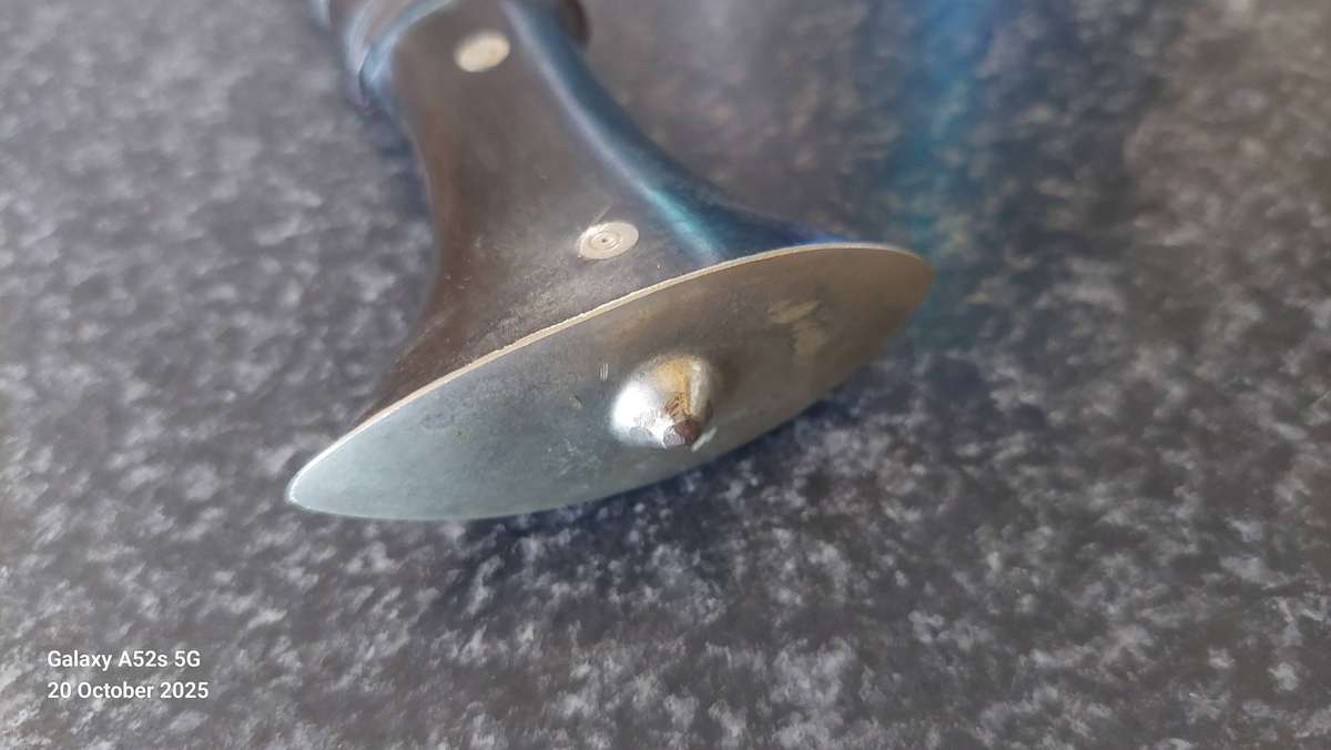 Amazing large 490mm antique Kukri knife with dragon detail Value R4000