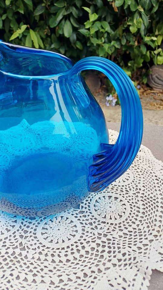 Gorgeous Mid Century Hand Blown 7-piece Murano Cocktail / Lemonade Serving Set