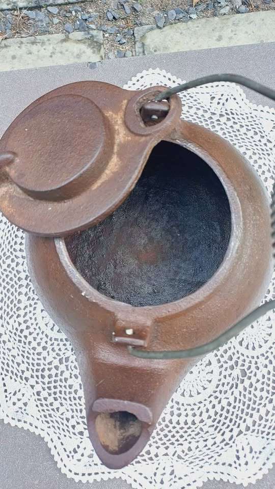 Vintage Cast Iron Tea Kettle / Coffee Pot with Swivel Lid