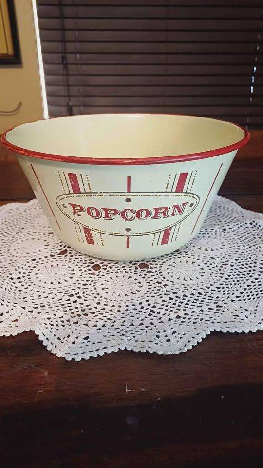 Vintage enamel distressed popcorn bowl