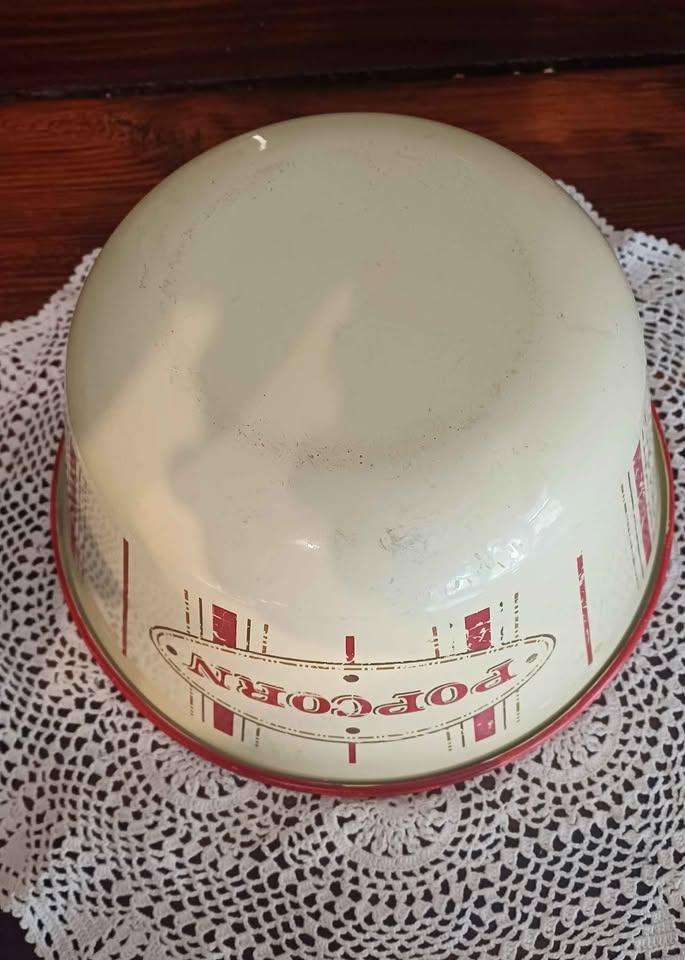 Vintage enamel distressed popcorn bowl
