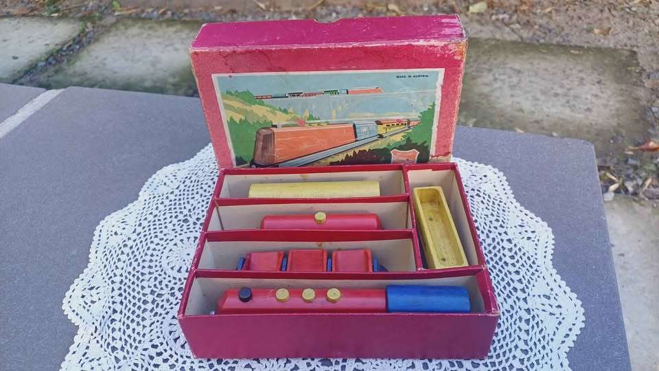 Circa 1948. Schowanek wooden train set Nr. 10401 in original box. Made in Austria