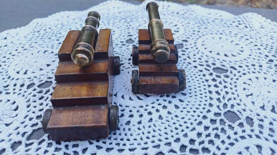 Pair of miniature brass cannons