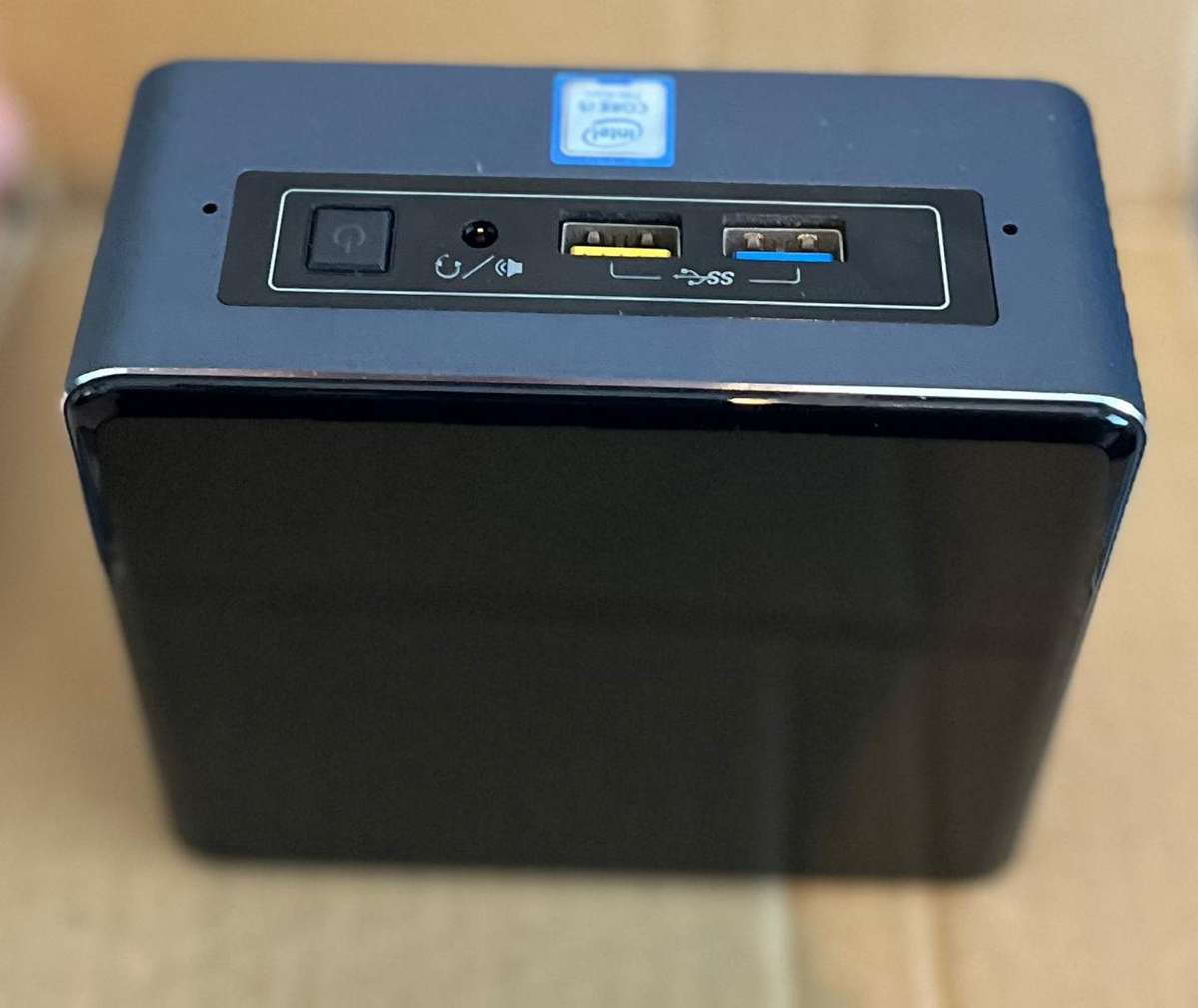 *Intel NUC* i5
