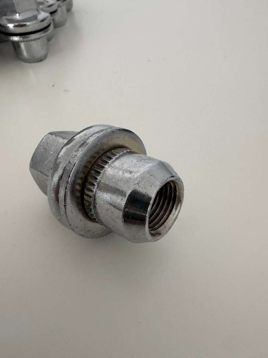 20 Pcs Alloy Wheel Nut LR068126 for land rover Discovery 3 4 5 Range Rover Sport