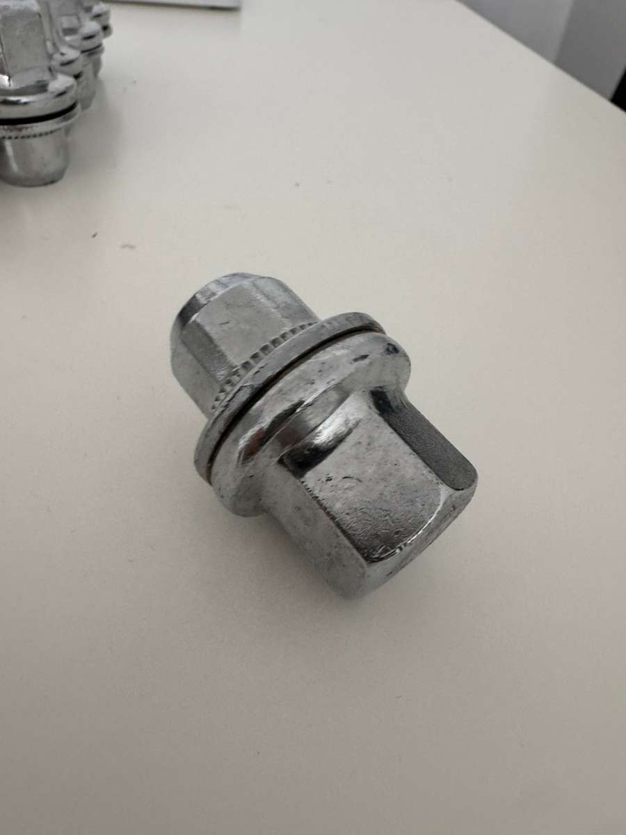 20 Pcs Alloy Wheel Nut LR068126 for land rover Discovery 3 4 5 Range Rover Sport