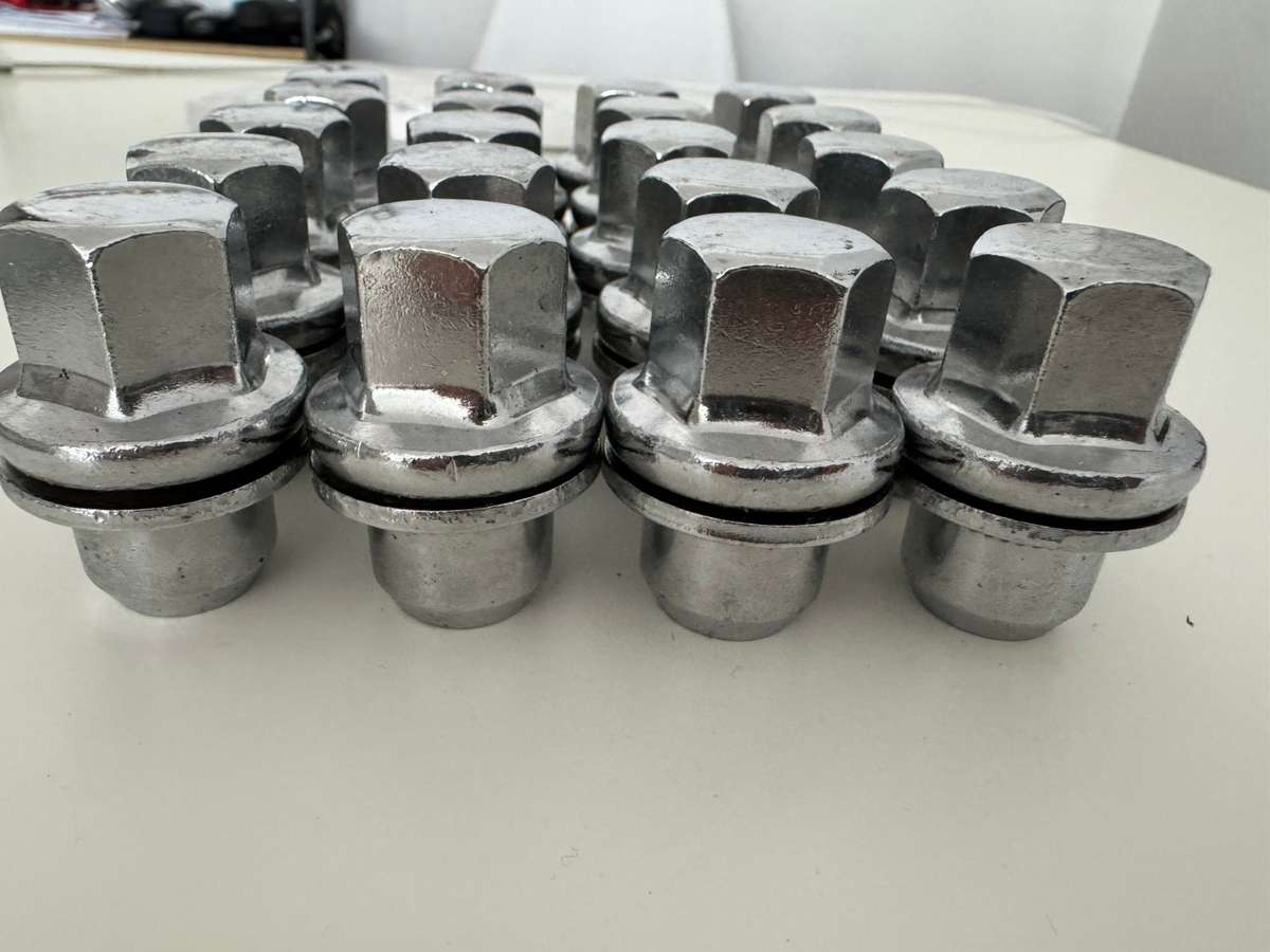 20 Pcs Alloy Wheel Nut LR068126 for land rover Discovery 3 4 5 Range Rover Sport