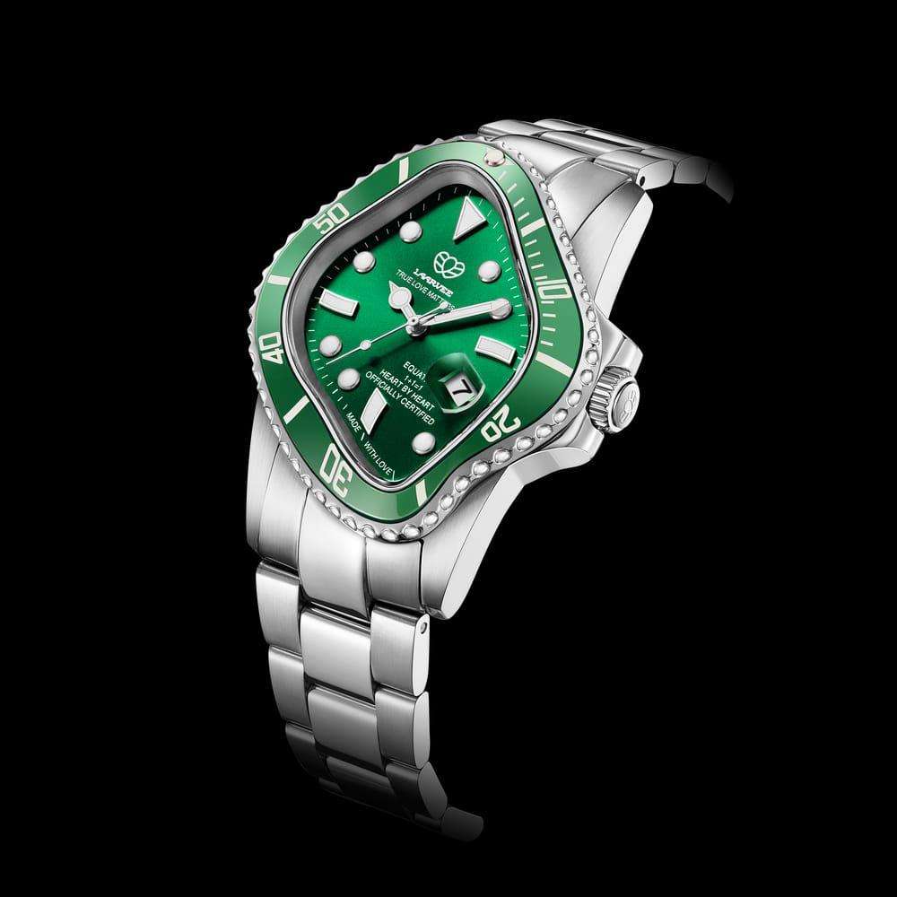 Laarvee Golden Precision Steel watch stainless steel with a green dial and bezel in original box