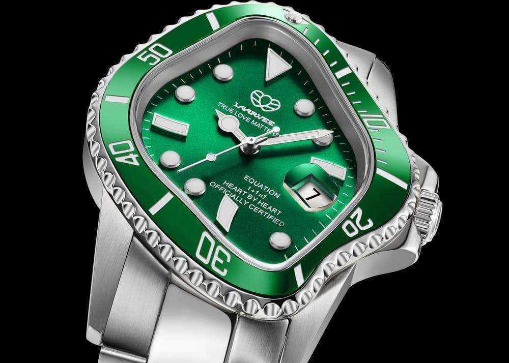 Laarvee Golden Precision Steel watch stainless steel with a green dial and bezel in original box