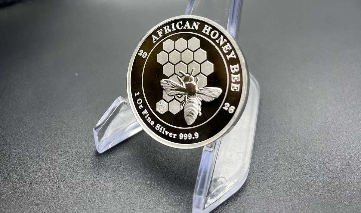 2025/6 Honey Bee 1 Oz Silver Round with Certificate and Box