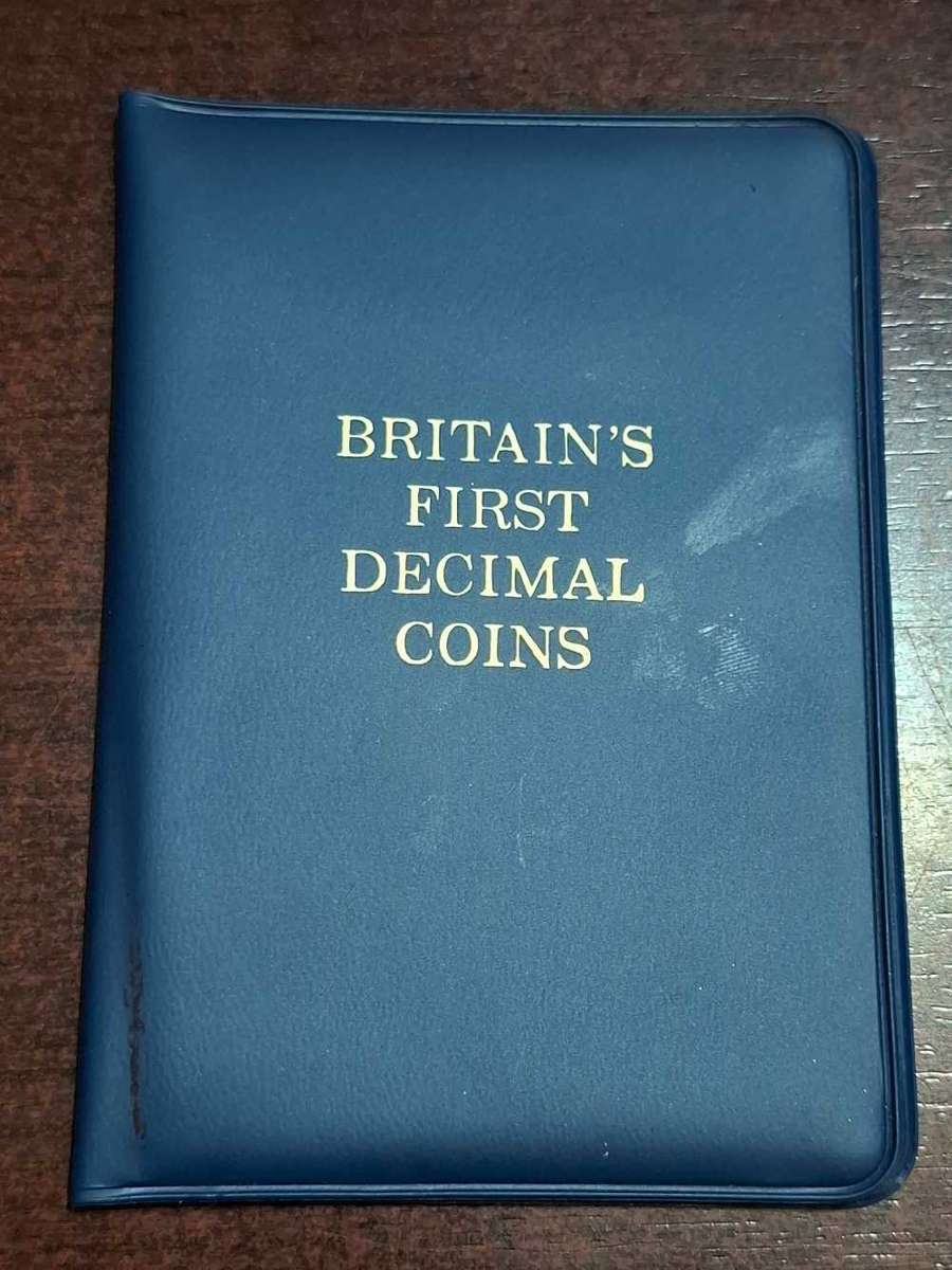 1971 - GB Britain's First Decimal Coin Set in Plastic Folder