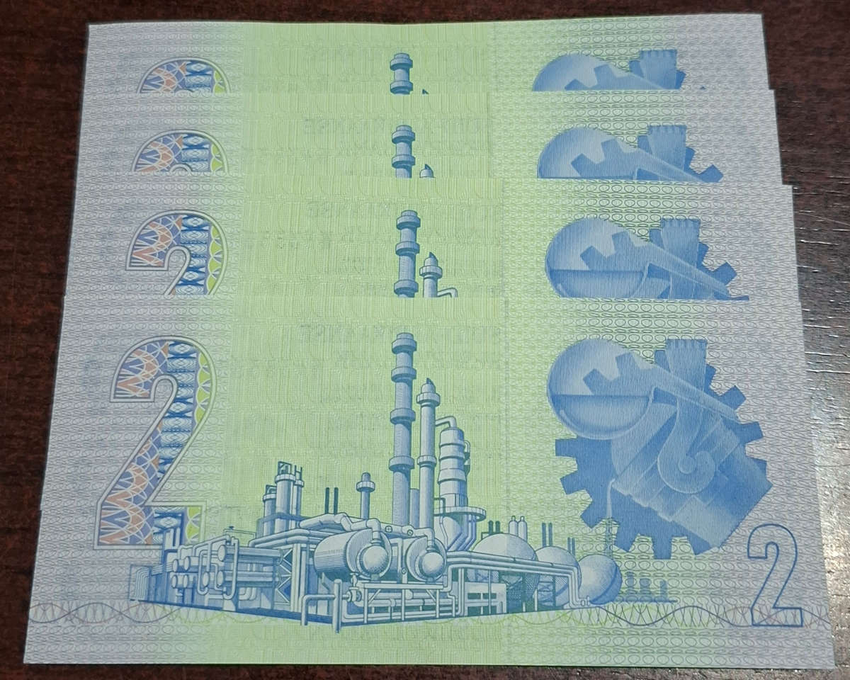 X4 SA R2 Banknotes in sequence