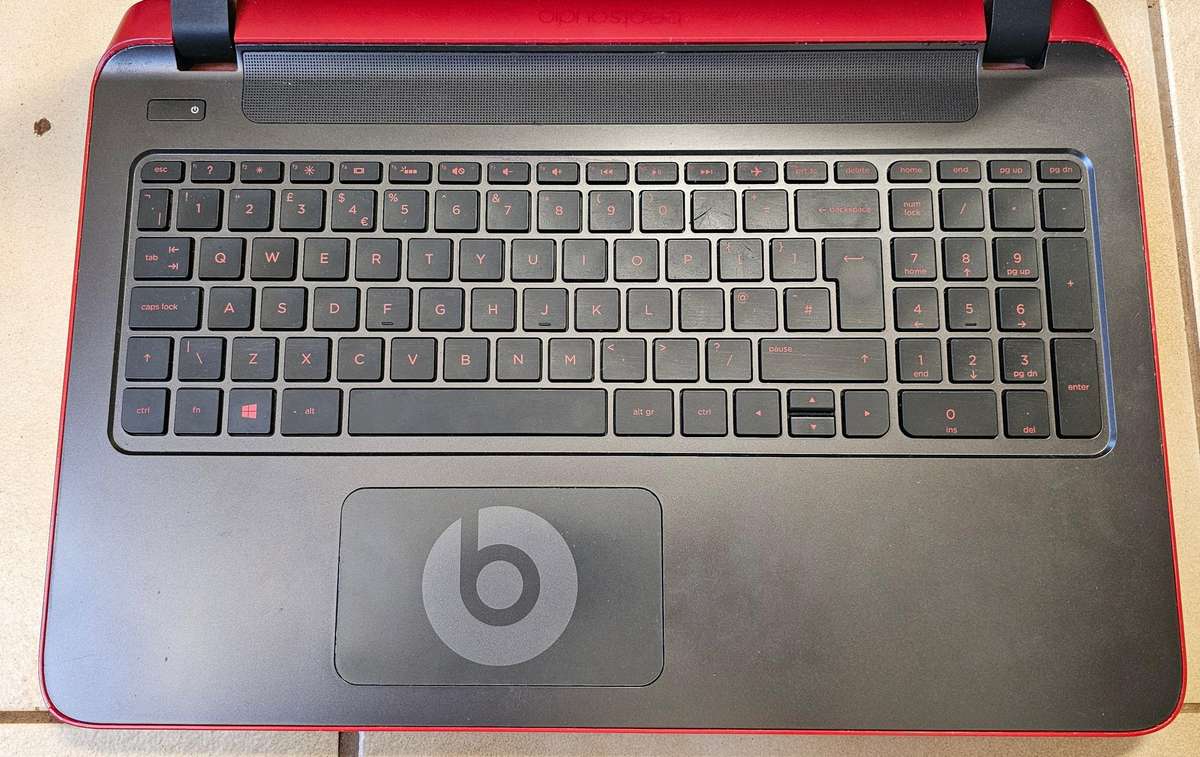 HP 15-P009NA Beats Laptop