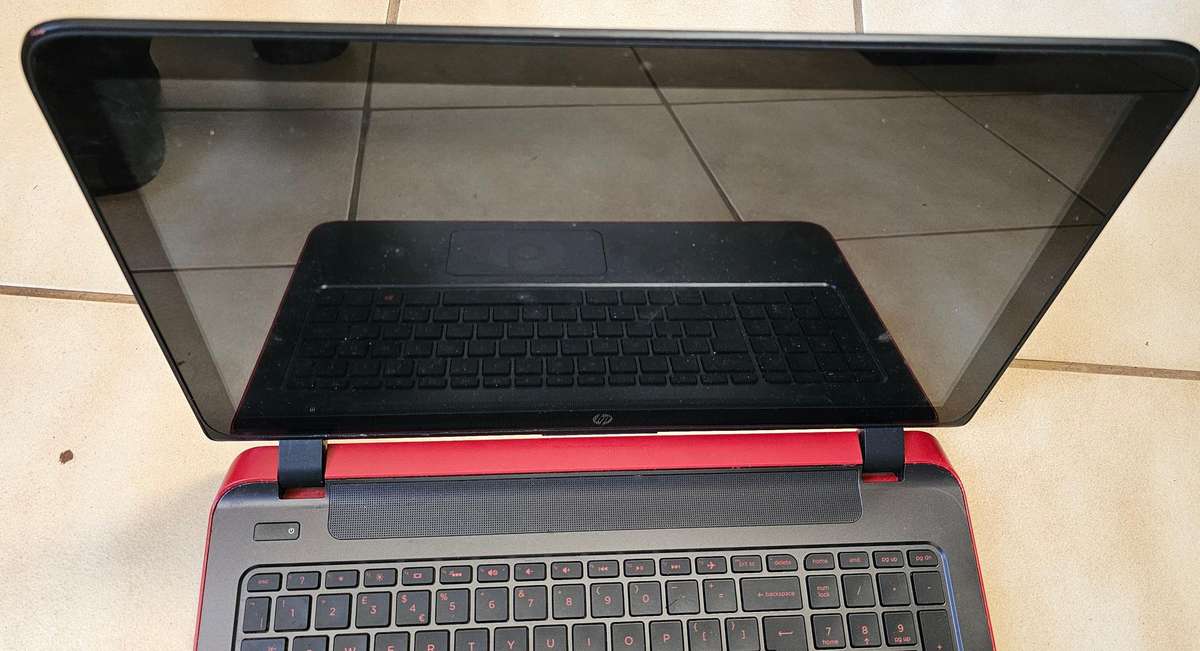 HP 15-P009NA Beats Laptop