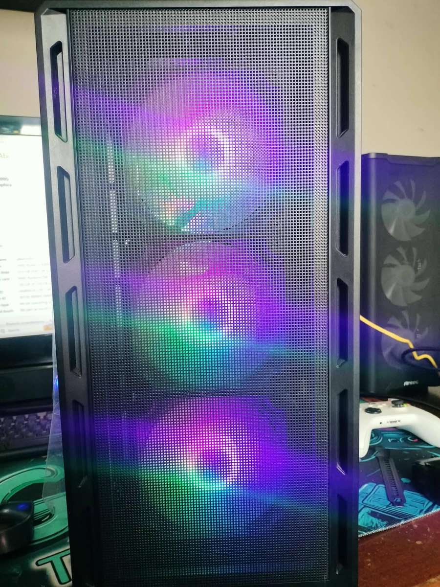 Cougar AMD Ryzen 3 4300G pc
