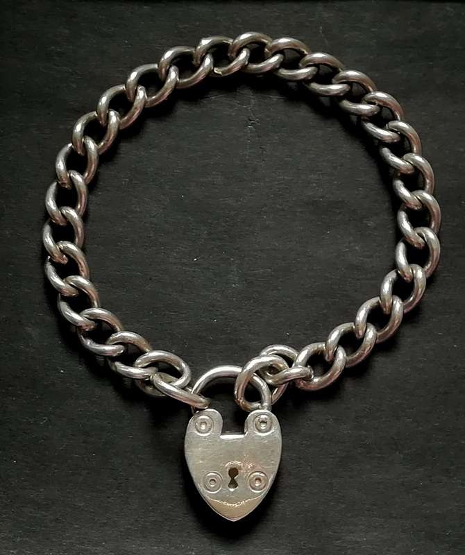 STERLING SILVER CHARM BRAELET - HEART LOCK 7 X 180MM 25 GRAMS