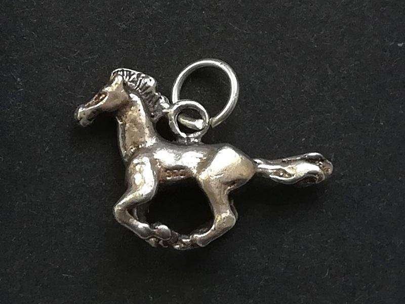 STERLING SILVER CHARMHORSE 14X18MM