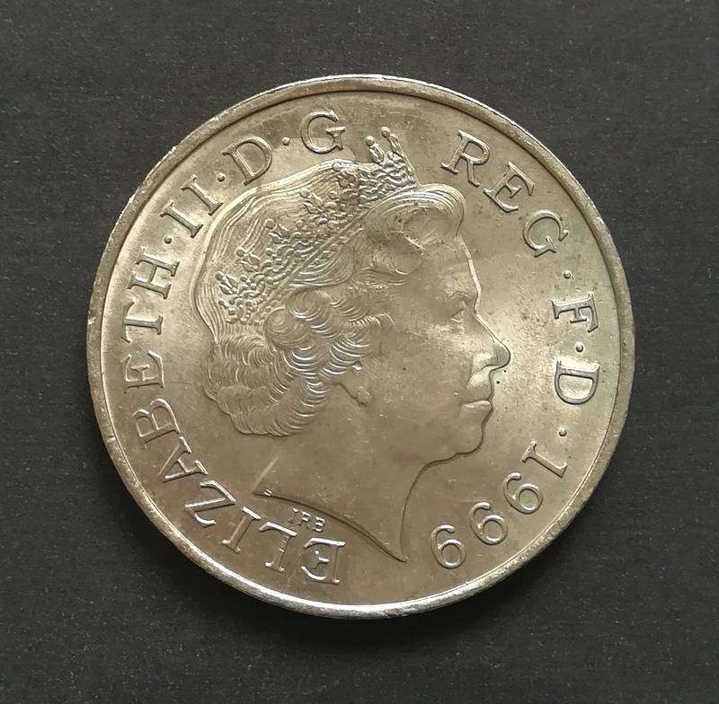 GREAT BRITAIN 2000 5 POUNDS COIN
