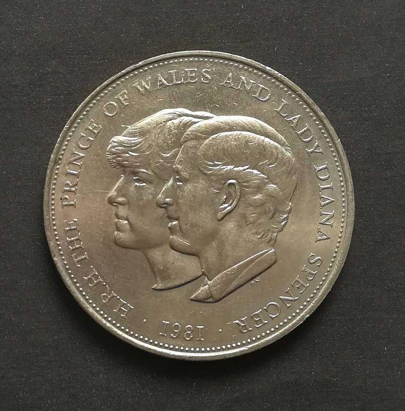 GREAT BRITAIN 1981 CROWN *CHARLES & DI*