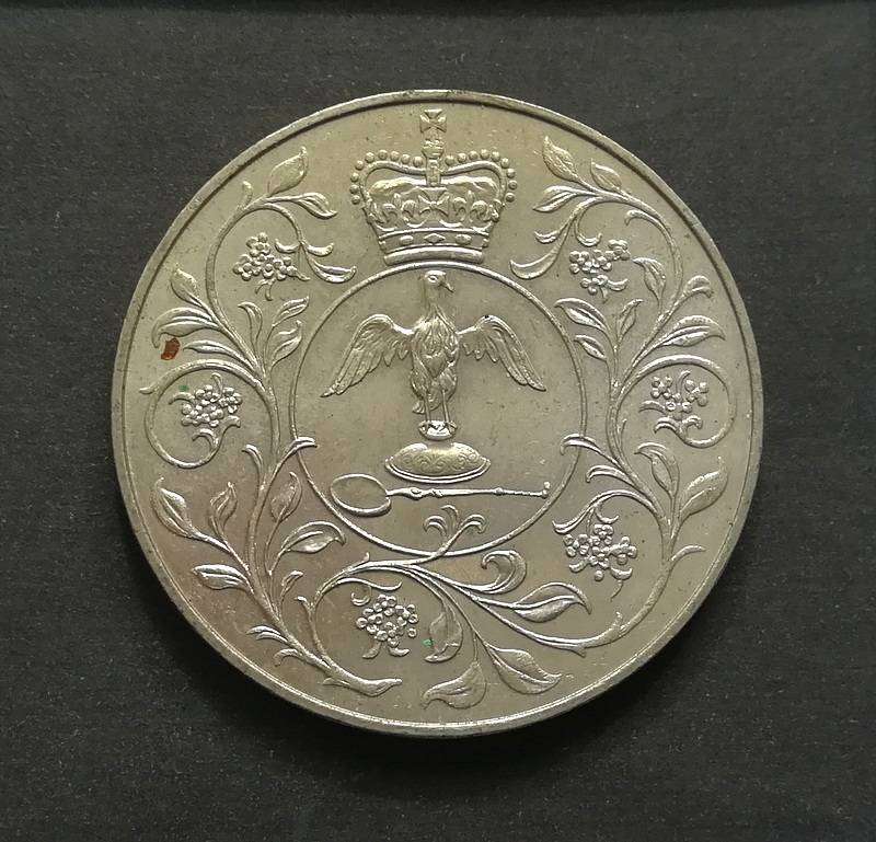 GREAT BRITAIN 1977 CROWN