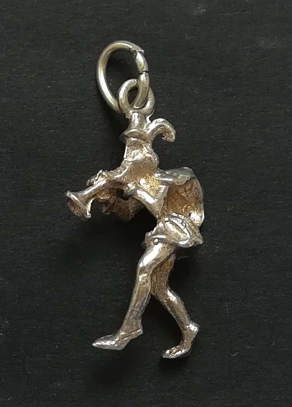 STERLING SILVER CHARM/PENDANT-FLUTE PLAYER 3 GRAMS 15X28MM